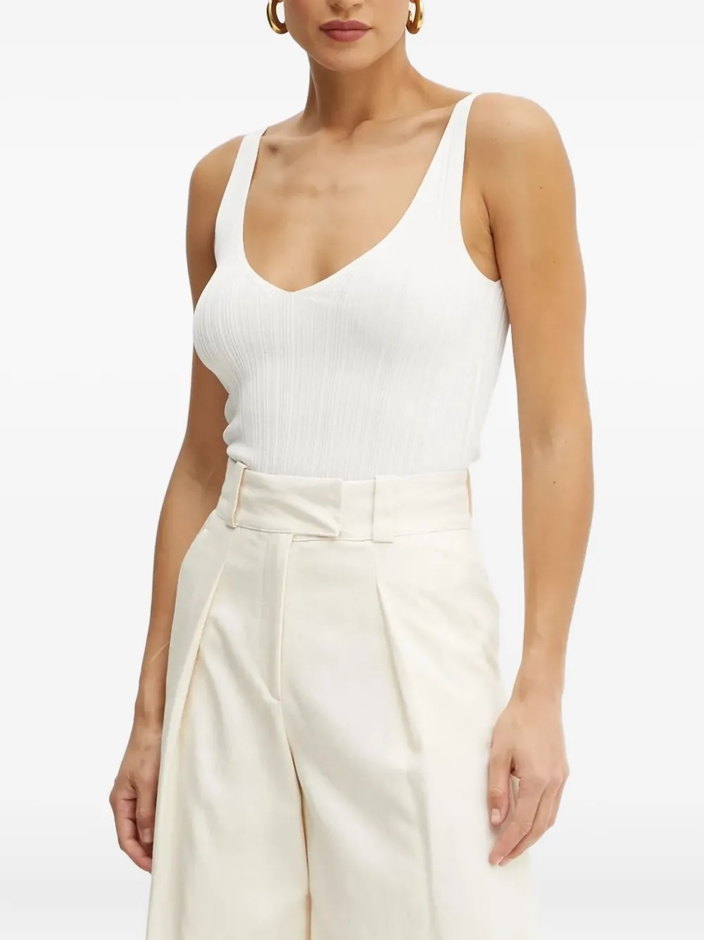 Ivy & Oak Pleated High-waisted Shorts In White