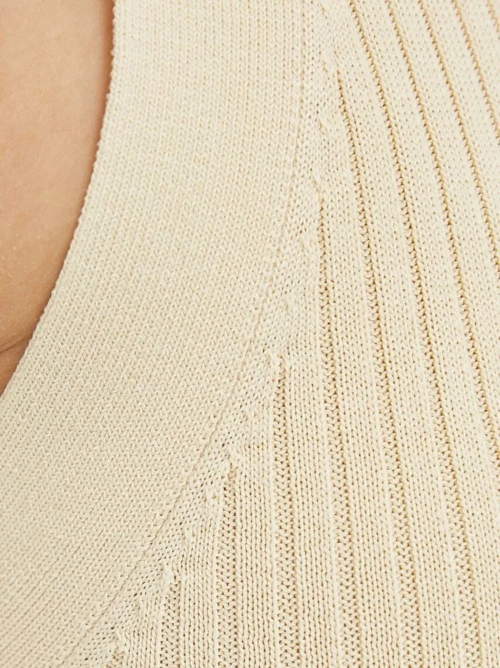 IVY OAK Geribbelde midi-jurk met halternek Beige