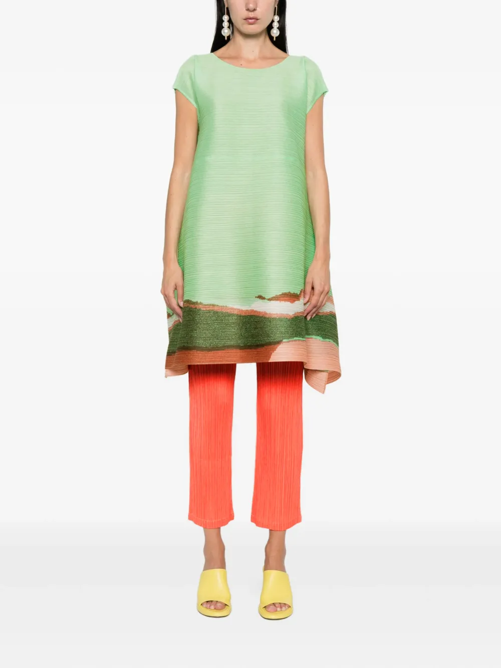 Pleats Please Issey Miyake Pleats Bottoms 1 trousers | Cropped Pants | Image 2