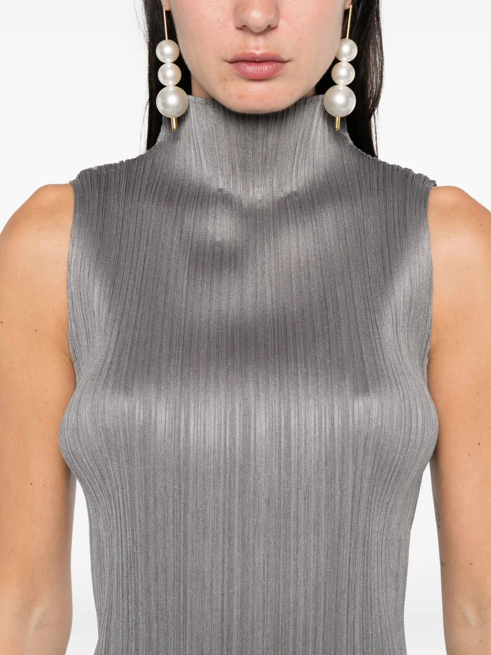 Pleats Please Issey Miyake Basics pleated sleeveless top Grijs