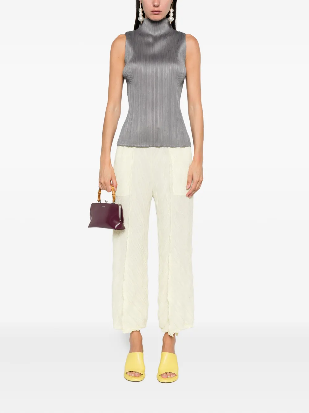 Pleats Please Issey Miyake Basics pleated sleeveless top Grijs