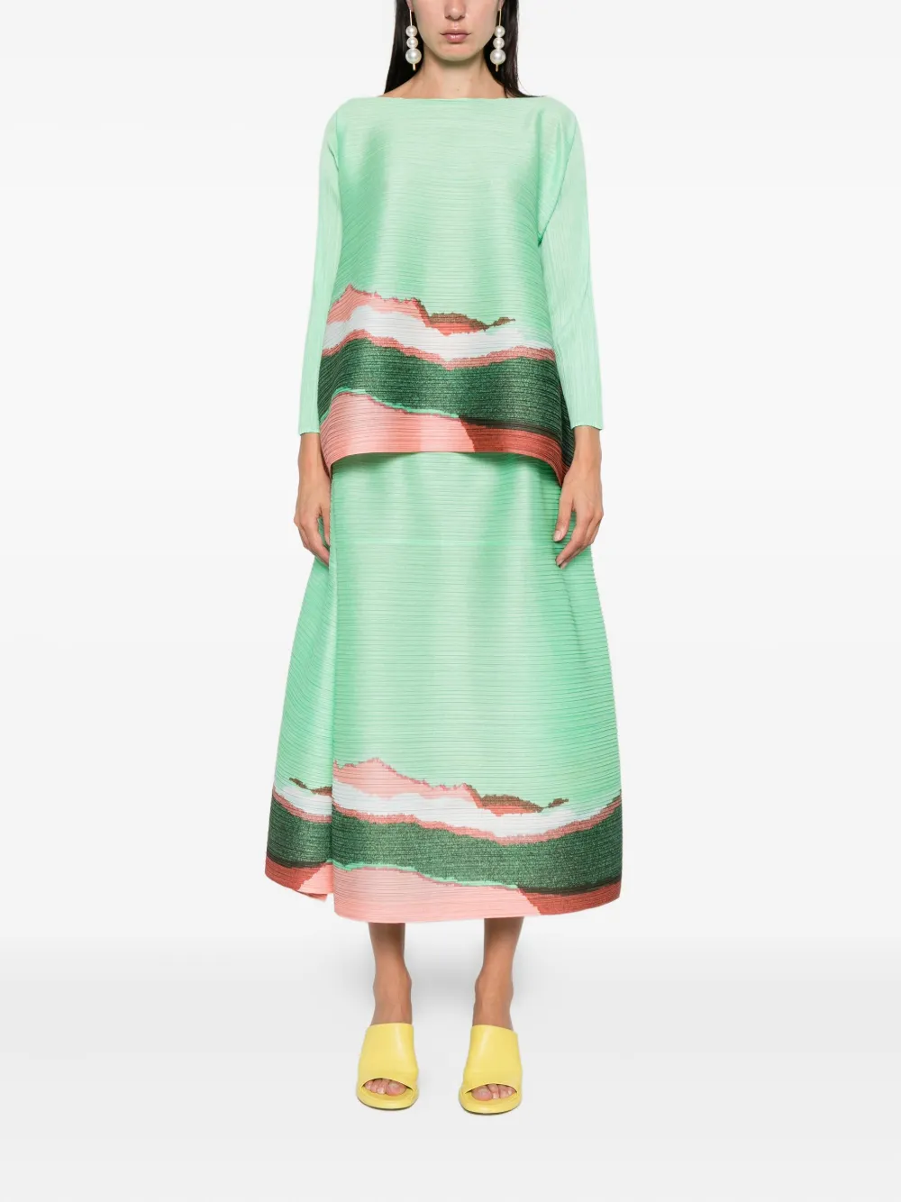 Pleats Please Issey Miyake Grainy Color printed midi skirt Groen
