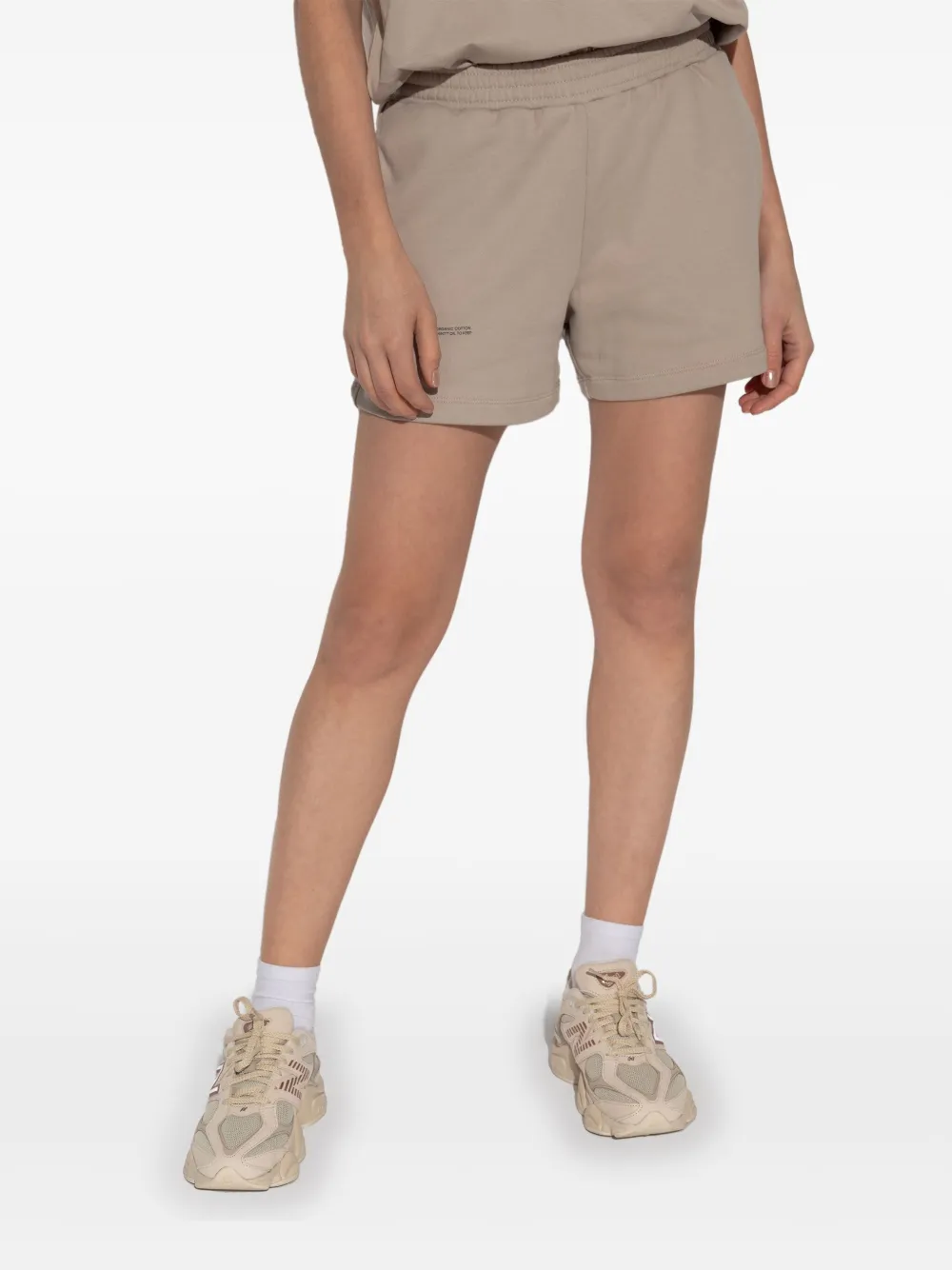 Pangaia Shorts met logo - Beige