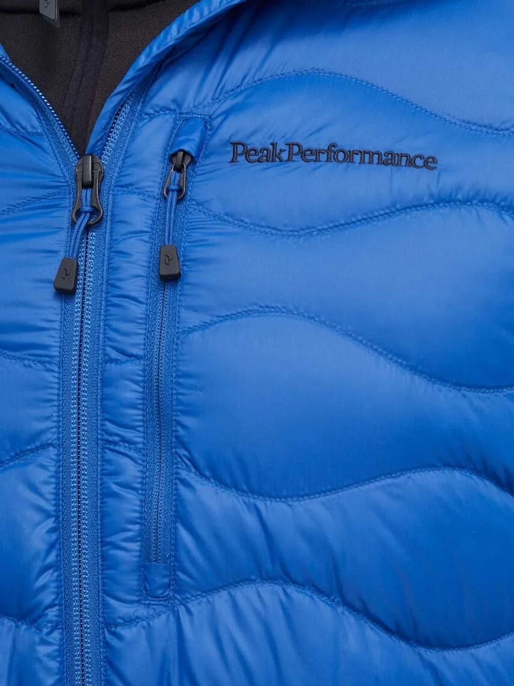 Peak Performance Helium Down Hooded Jacket In Blue
