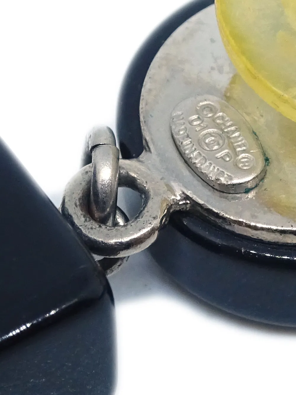 Pre-owned Chanel 2001 Cc Dangle Earrings In Silver