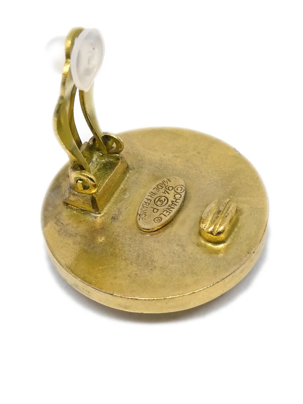Pre-owned Chanel 1994 Button Clip-on Earrings In Gold