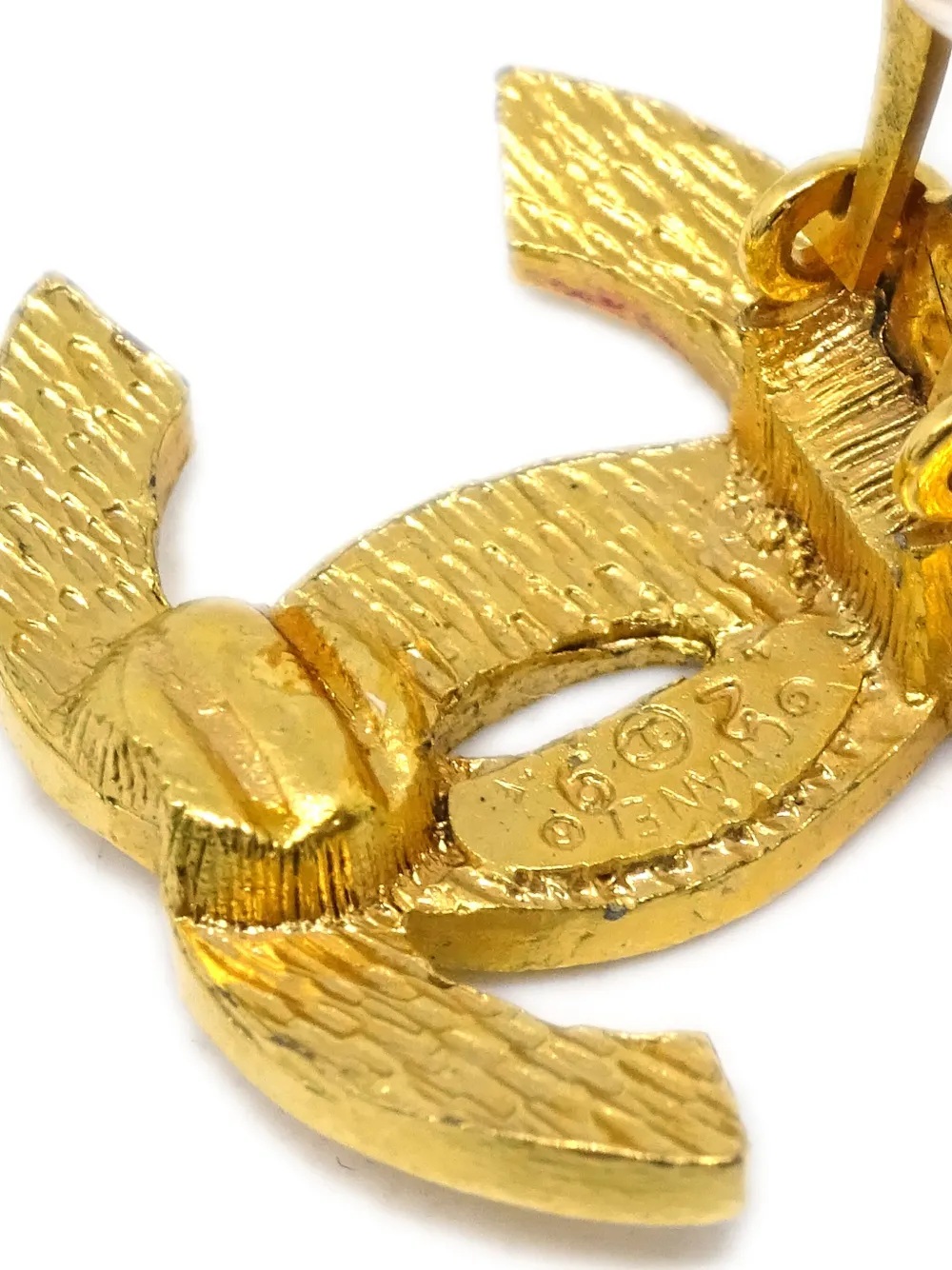Pre-owned Chanel 1990-2000s Cc Clip-on Earrings In Gold