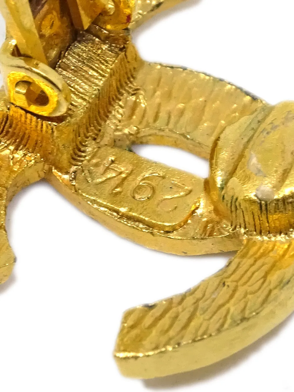Pre-owned Chanel 1990-2000s Cc Clip-on Earrings In Gold