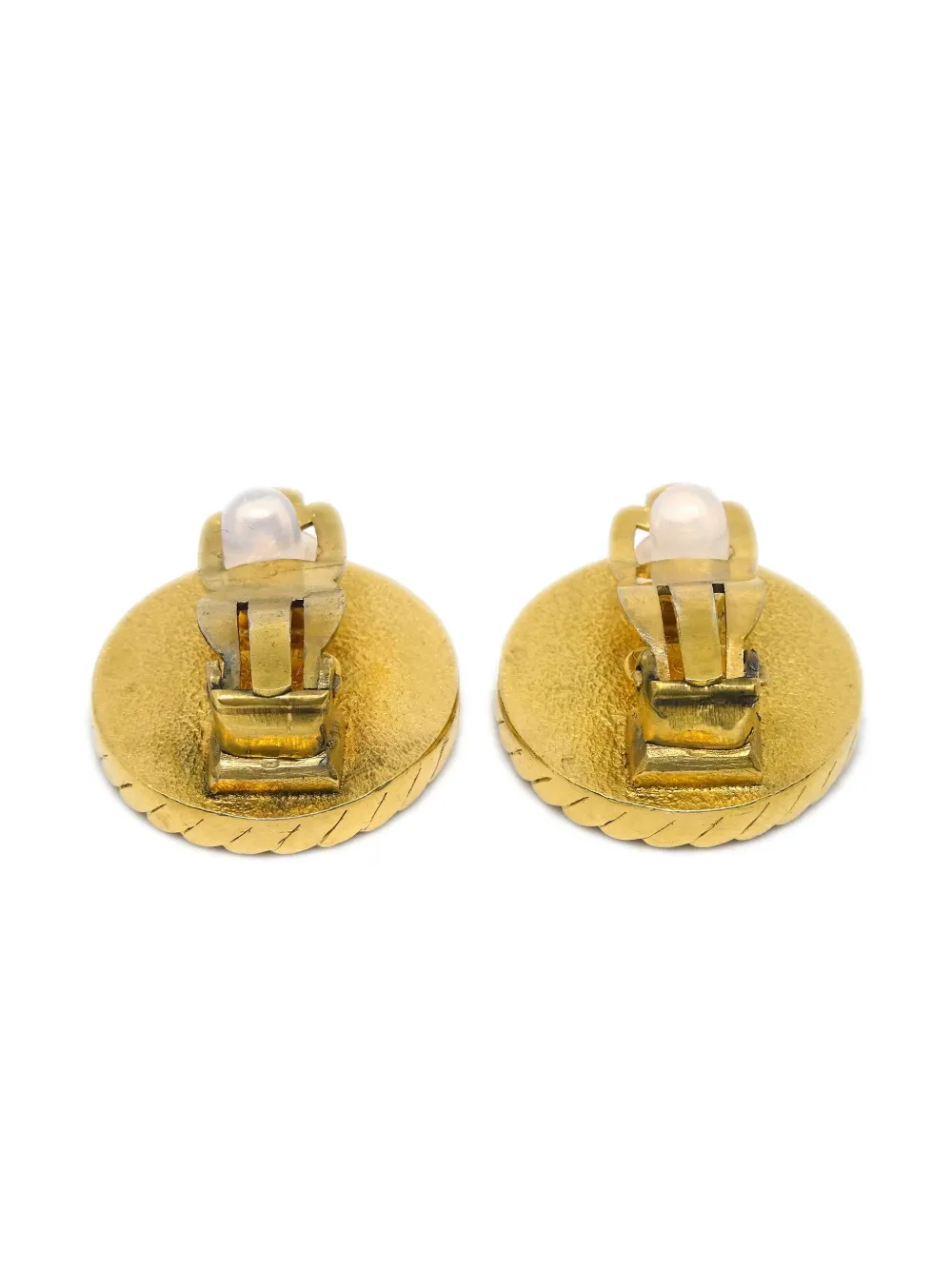 Pre-owned Chanel 1997 Button Clip-on Earrings In Gold