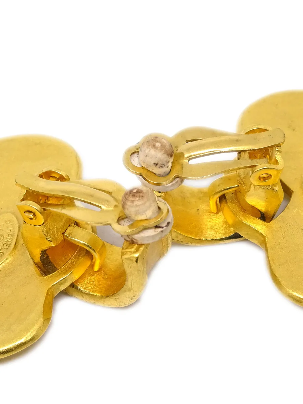 Pre-owned Chanel 1995 Drop Heart Clip-on Earrings In Gold