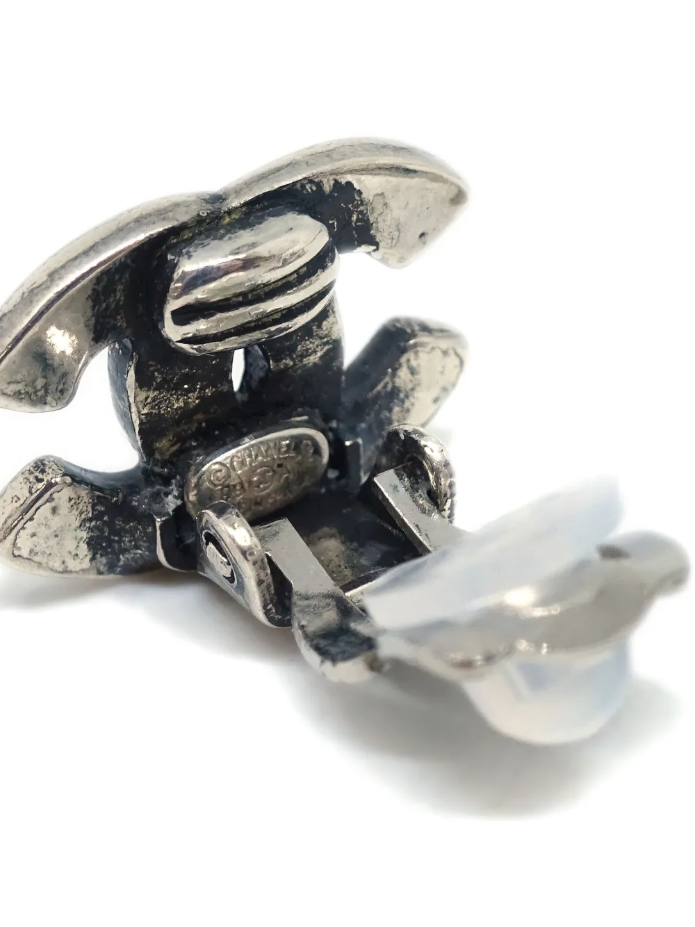 Pre-owned Chanel 1999 Cc Clip-on Earrings In Silver