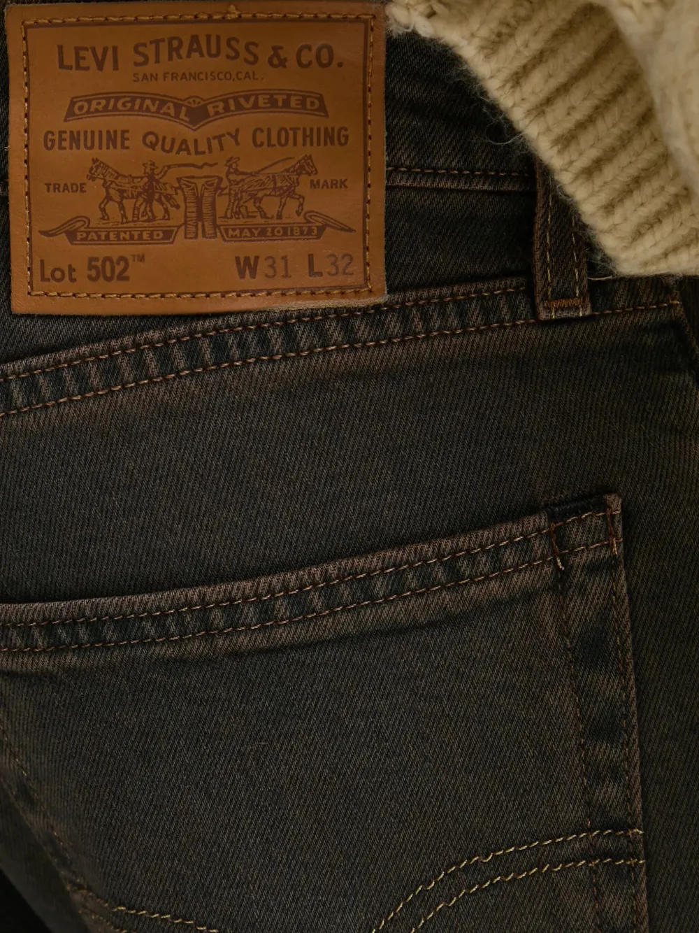 Levi's 502 jeans met logopatch Bruin
