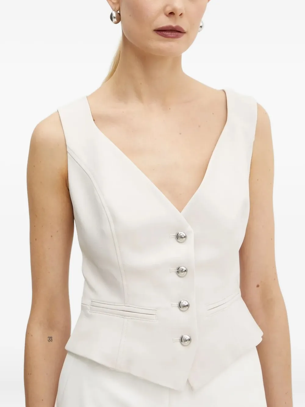 Guess Usa Sleeveless Button-front Top In White