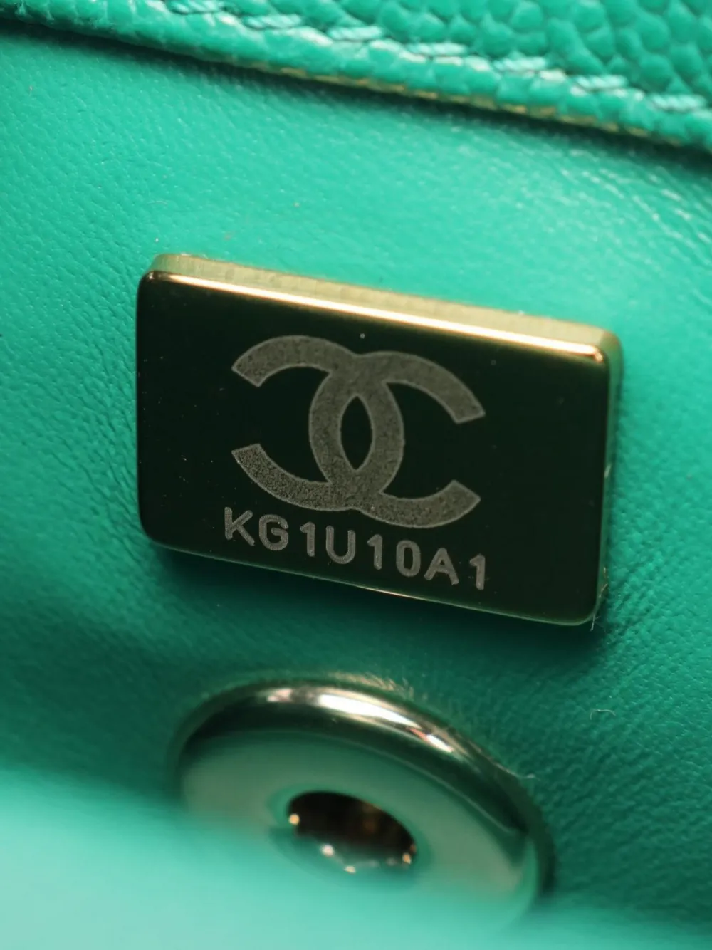 Pre-owned Chanel 2021 Coco Handle Handbag In Green
