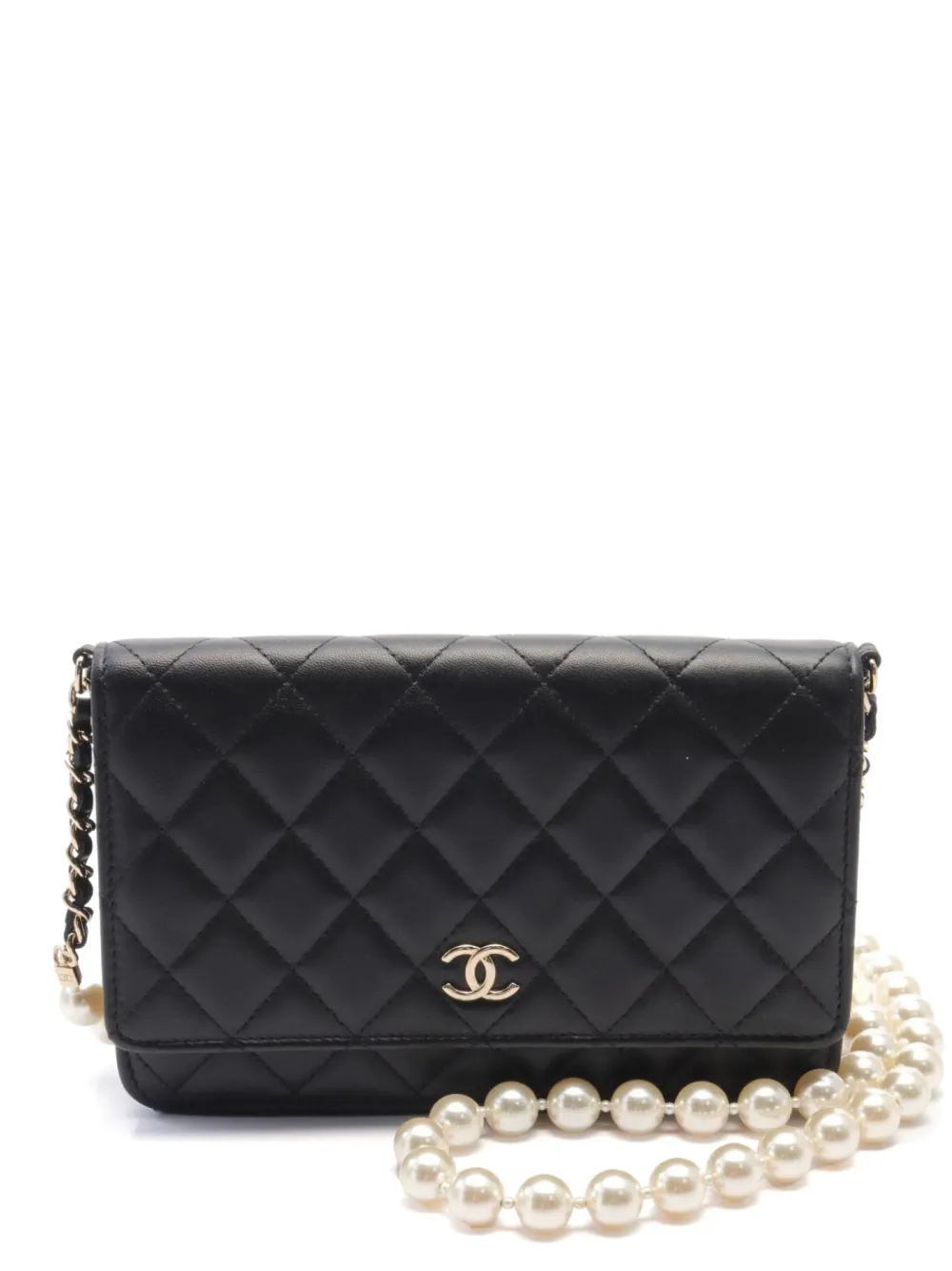 CHANEL Pre-Owned 2021 matelassé wallet-on-chain | Black | Image 1