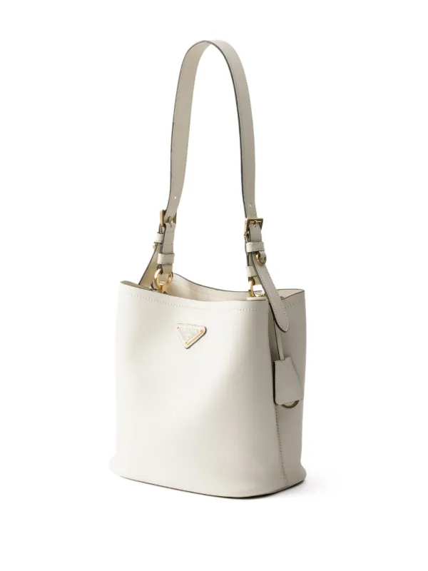 PRADA バレッタ　ホワイト Prada Spazzolato バケットバッグ M | ホワイト | FARFETCH JP