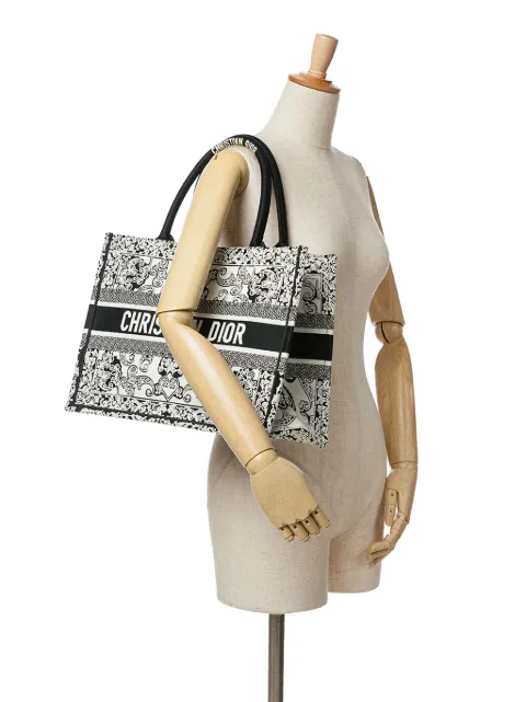 Christian Dior Pre-Owned 2022 Medium Embroidered Book tote bag 9TPLJKX6VHFY0PC4 - 1