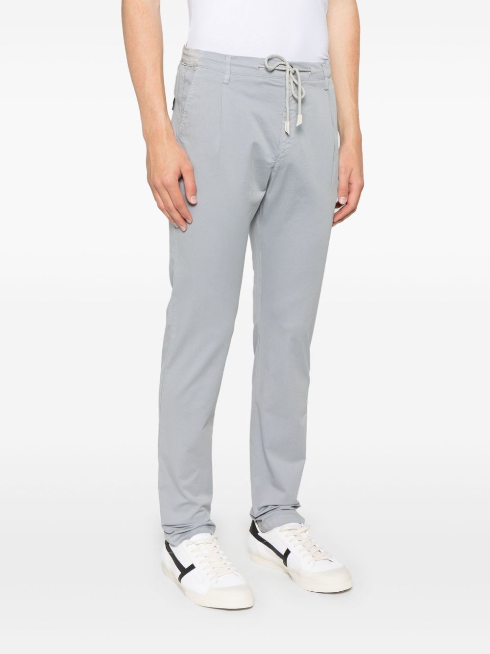 ELEVENTY PLEATED TAPERED TROUSERS