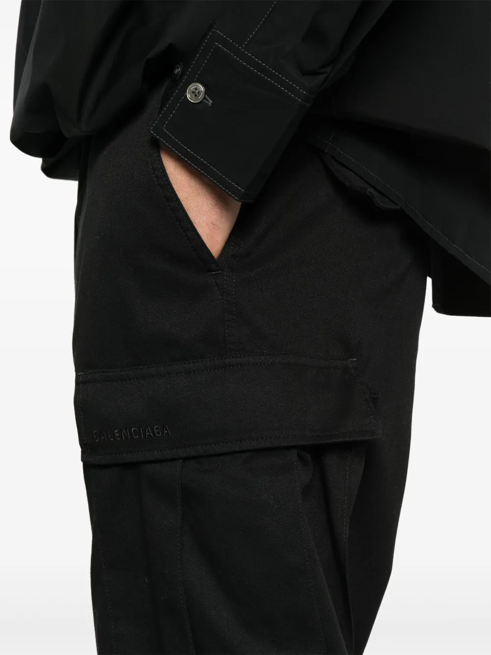 Balenciaga Cargo broek met geborduurd logo Zwart