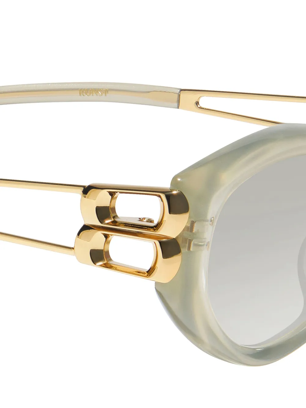 Gentle Monster Kunst Cat-eye Sunglasses In Grey