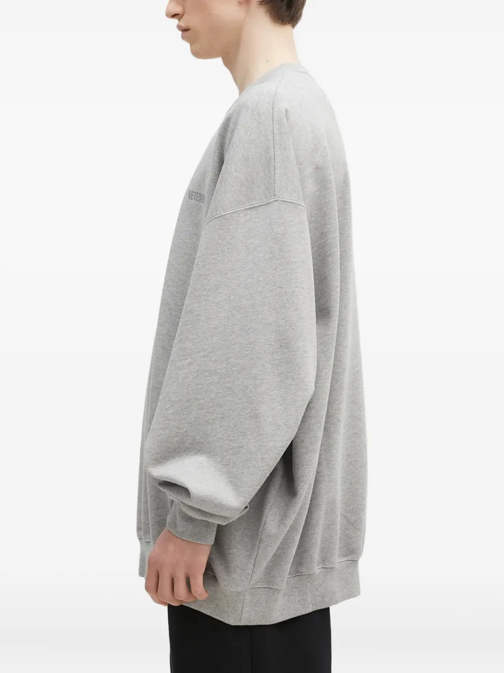 VETEMENTS embroidered-logo sweatshirt Grijs