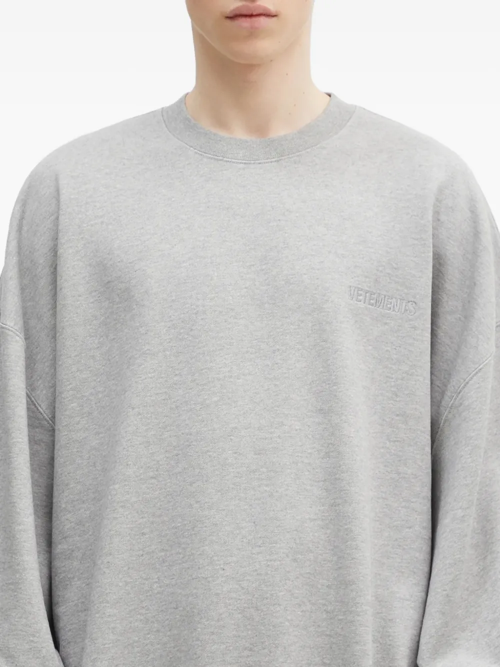 VETEMENTS embroidered-logo sweatshirt Grijs