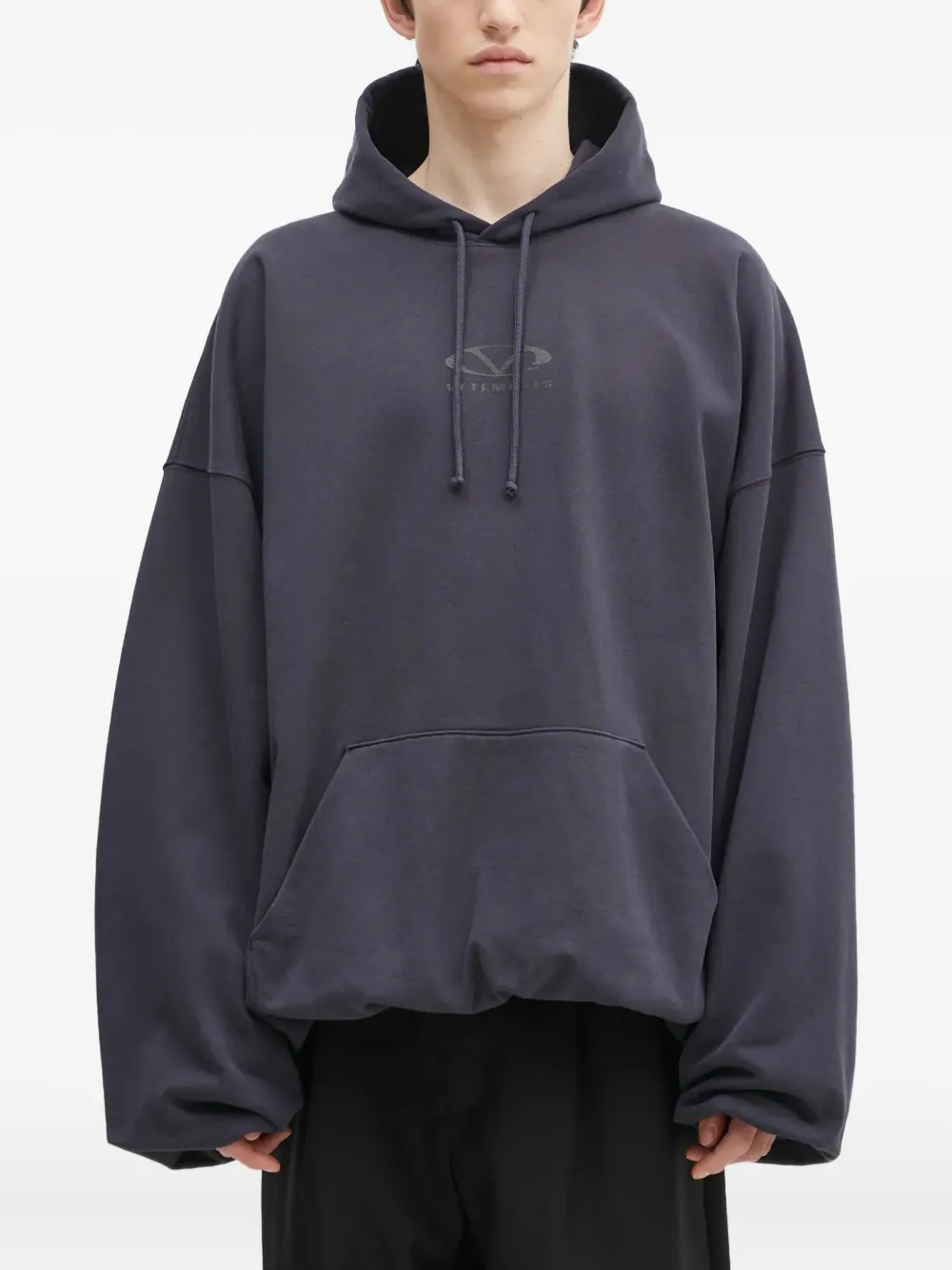 VETEMENTS logo-print hoodie Blauw