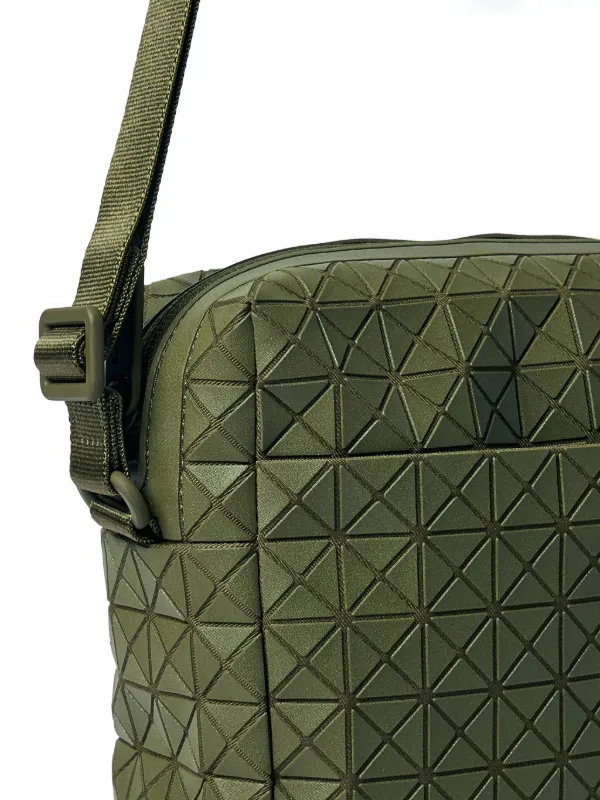 ◆国内発送◆UNISEX◆【BAOBAO ISSEY MIYAKE】VOYAGER ONE-TONE Bao Bao Issey Miyake Voyager One-Tone Shoulder Bag