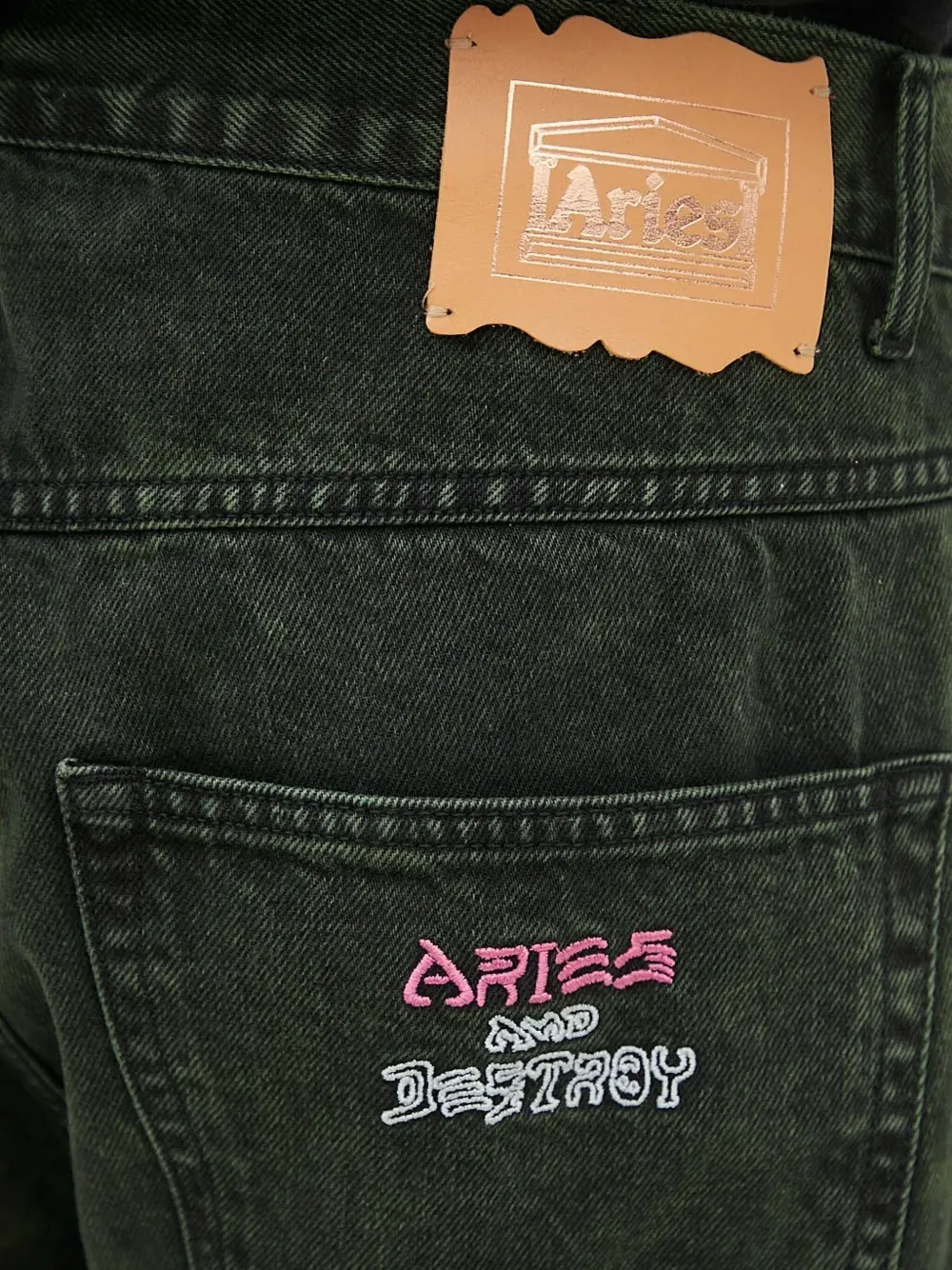 Aries Jeans met logopatch Groen