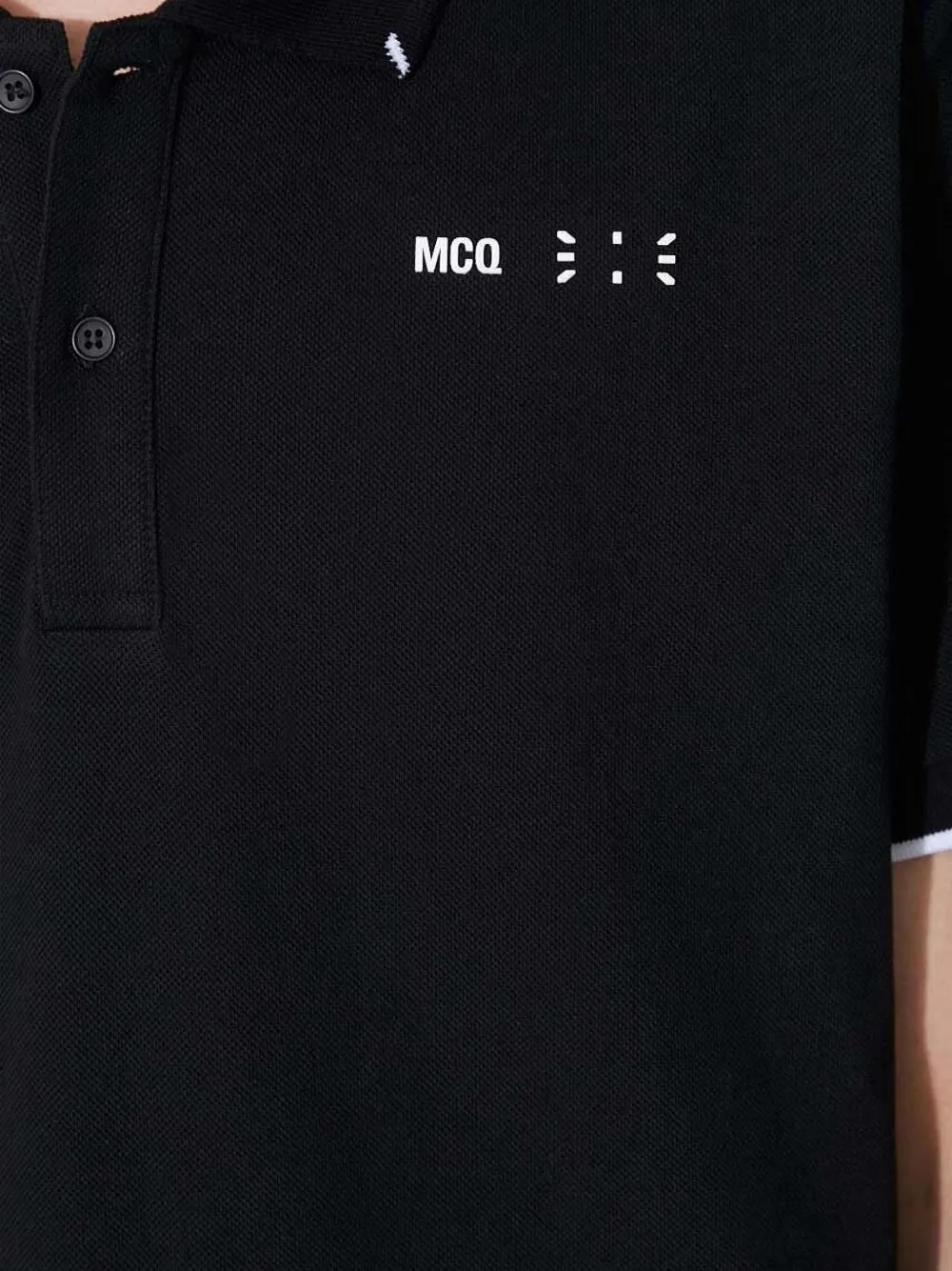 MCQ logo-detail polo shirt Zwart