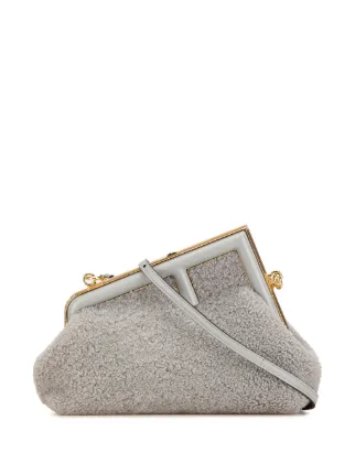 ★送料込★FENDI  ファーストスモール ショルダーバッグ FENDI フェンディ ファーストスモール ショルダーバッグ レザー