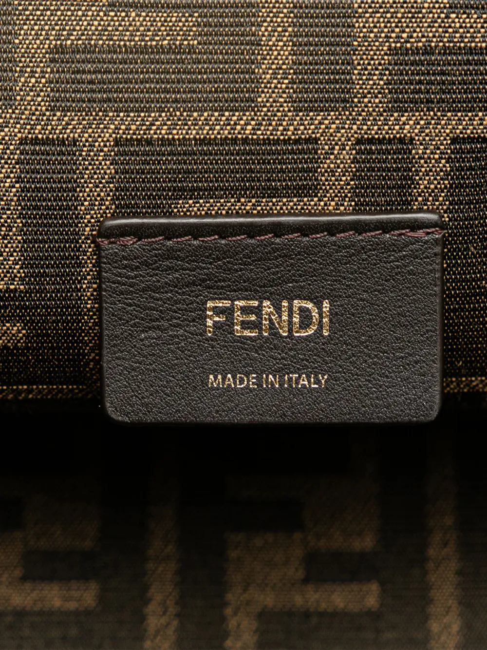 FENDI COOKIE  FIRST SMALL ショルダーバッグ   国内発送 FENDI COOKIE FIRST SMALL ショルダーバッグ 国内発送