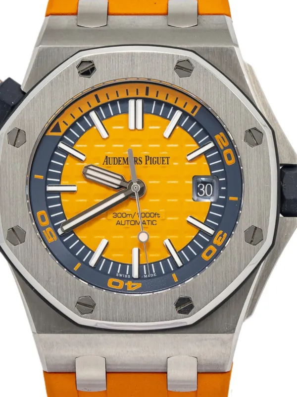 Audemars Piguet pre-owned Royal Oak Offshore Diver 42mm | Orange