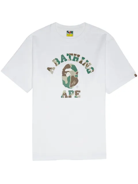 A BATHING APE® playera Liquid Camo College