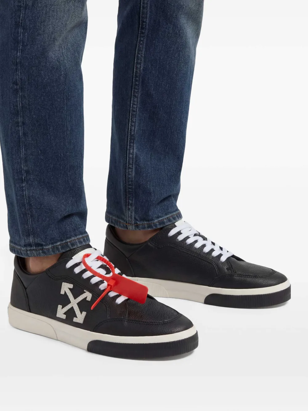 Off-White New Low Vulcanized sneakers | Black | Image 1