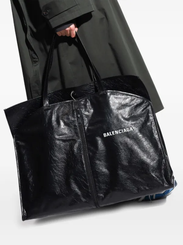【関税&送料込】Balenciaga Bags Black Balenciaga Black Papier B4 Zip Around Tote Bag ○ Labellov