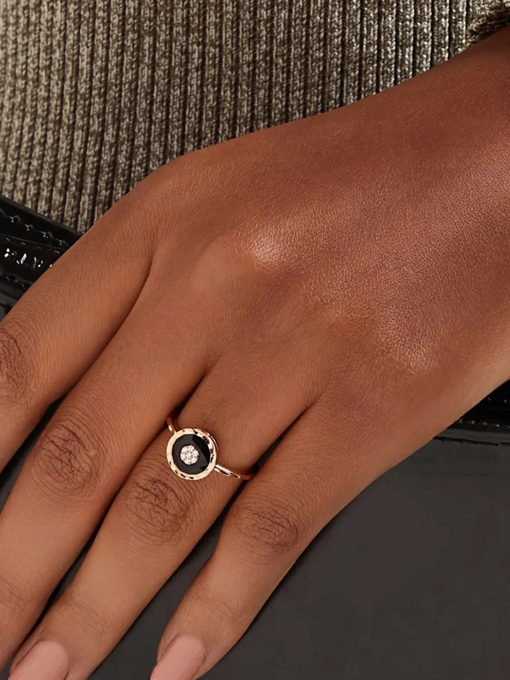 Korloff anillo en oro rosa con diamantes y ónix | Image 2