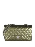 CHANEL Pre-Owned medium Classic Flap shoulder bag - Green