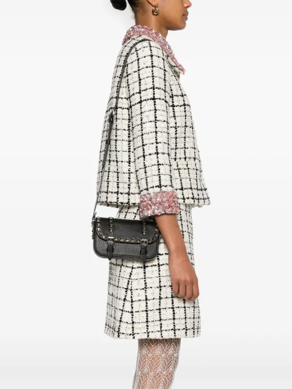 VALENTINOGARAVANI ロックスタッズフラップレザーショルダーバッグ Valentino Garavani ロックスタッズ ショルダーバッグ | ブラック