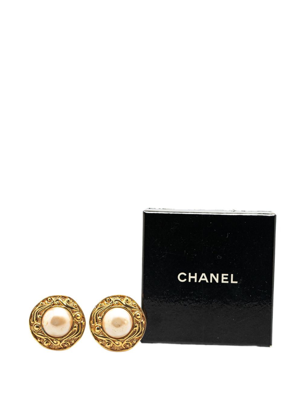 CHANEL 1970-1980 GOLD PLATED ROUND FAUX PEARL CLIP ON EARRINGS COSTUME EARRINGS