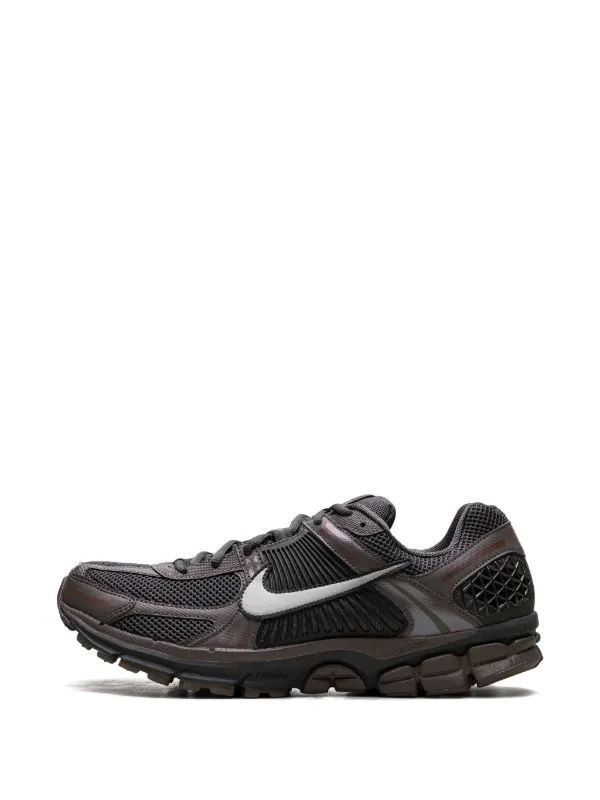 Nike Zoom Vomero 5 “Cave Stone” スニーカー | グレー | FARFETCH JP
