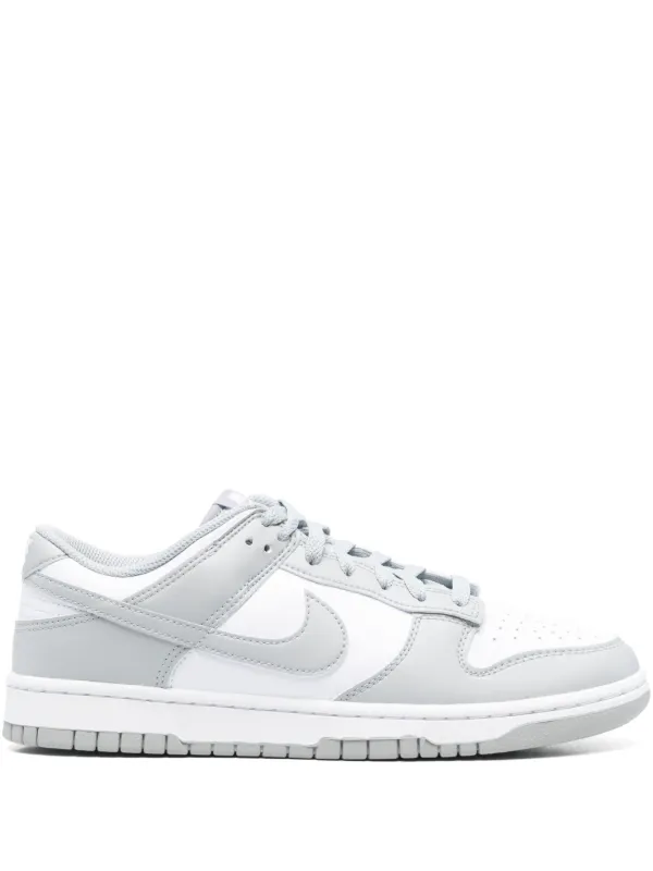 Nike Dunk Low スニーカー | グレー | FARFETCH JP