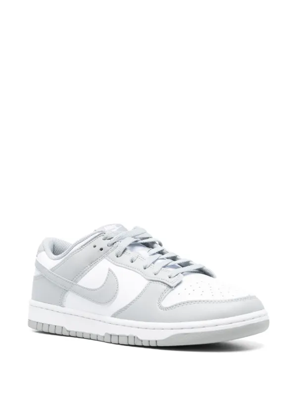 Nike Dunk Low スニーカー | グレー | FARFETCH JP
