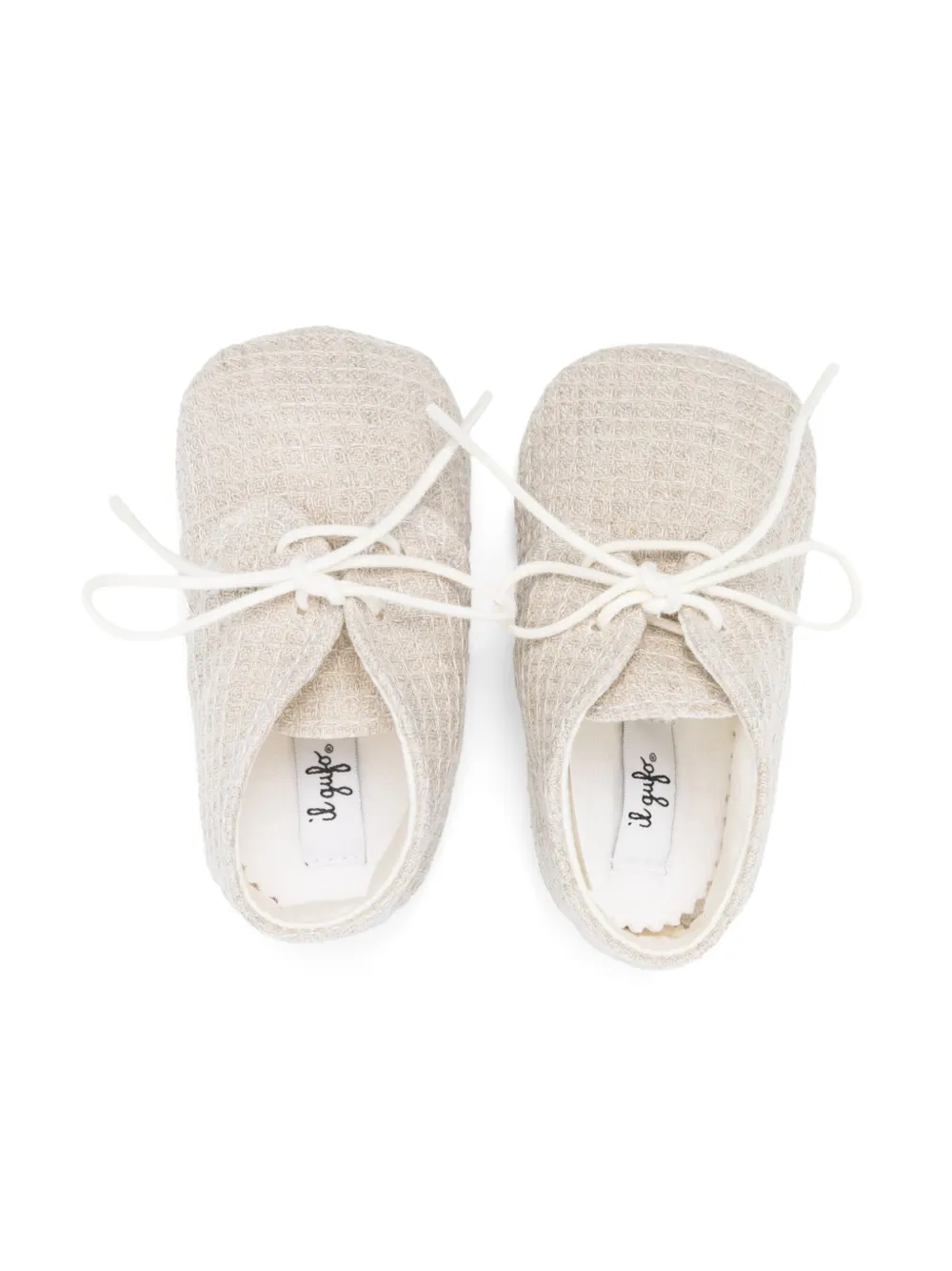 Il Gufo derby pre-walkers Neutrals