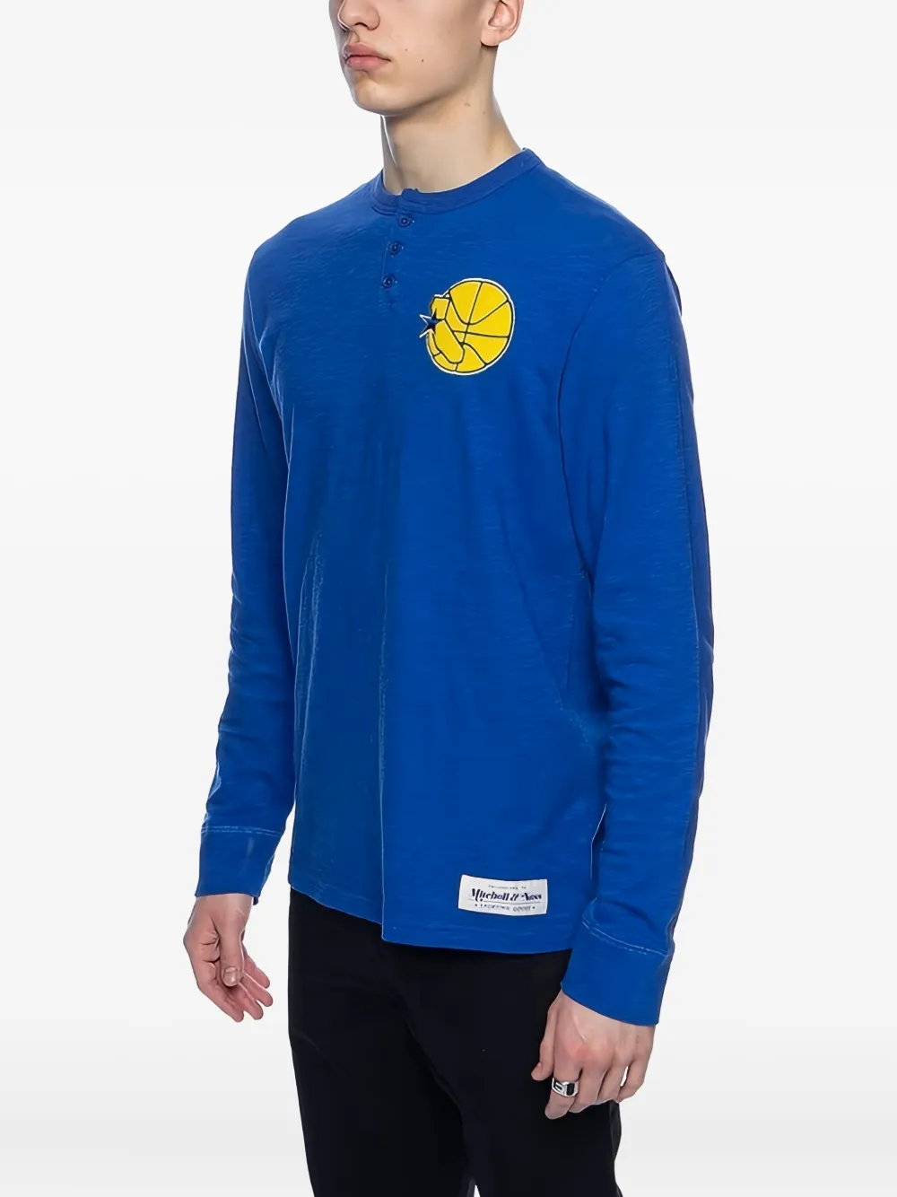 Mitchell & Ness henley basketball-logo T-shirt Blauw