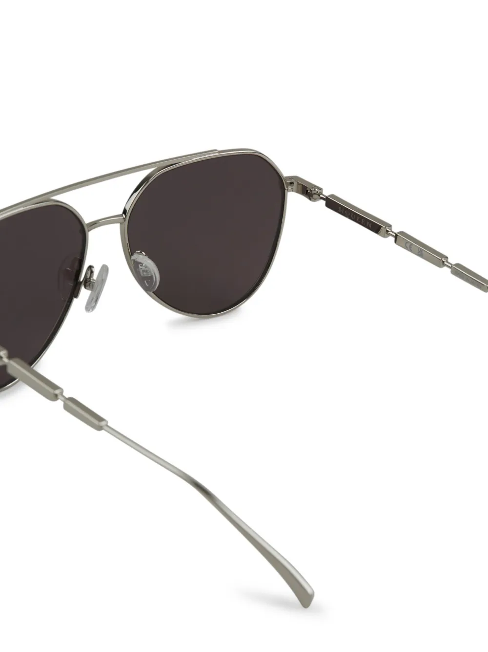 Alexander McQueen Eyewear Zonnebril met piloten montuur Zilver