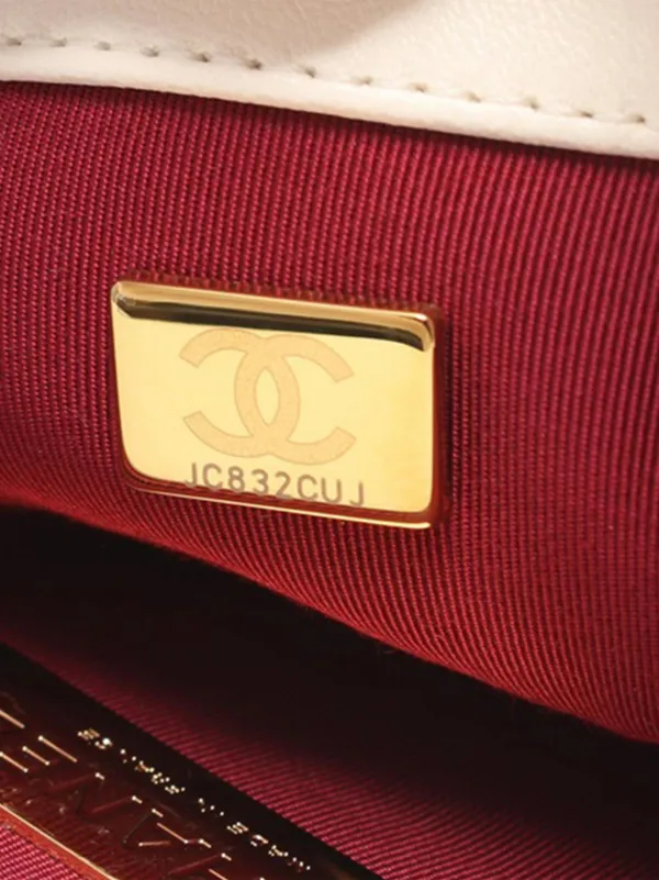 送料無料♪【CHANEL】ミディアム ラムスキン 19 フラップ CHANEL Pre-Owned 2021-2024 ミディアム ラムスキン 19 フラップ