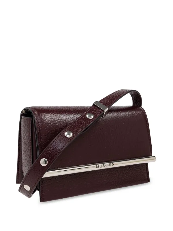 【関税&送料込】Alexander Mcqueen Mcqueen T-Bar Clutch Bag Alexander McQueen T-Bar Clutch Bag | Red | FARFETCH