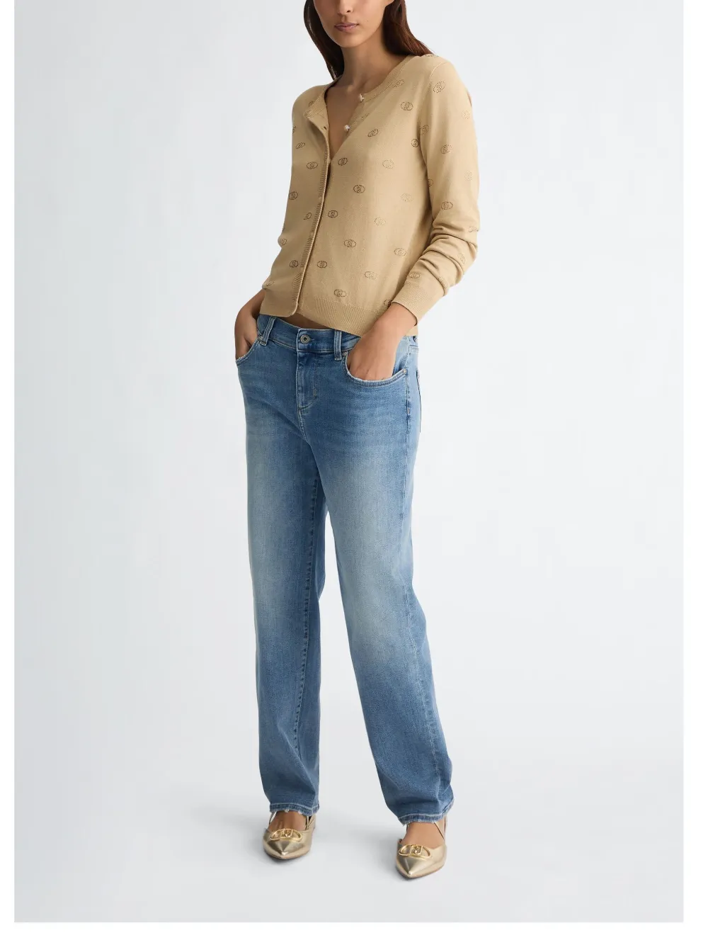 Shop Liu •jo Low-rise Boyfriend-cut Jeans In Blau