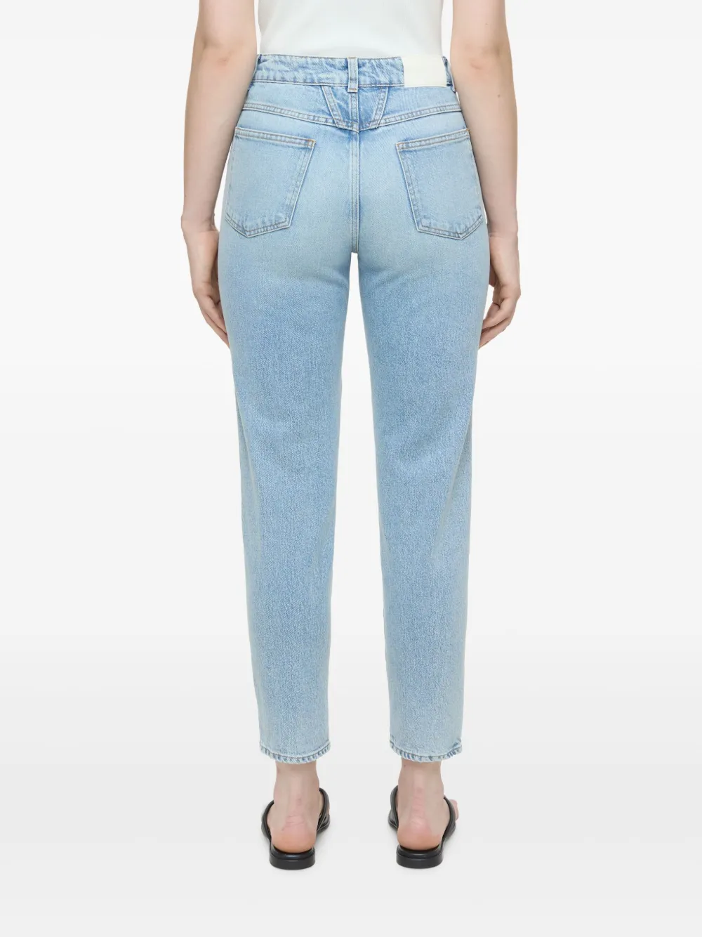 CLOSED PEDAL PUSHER JEANS